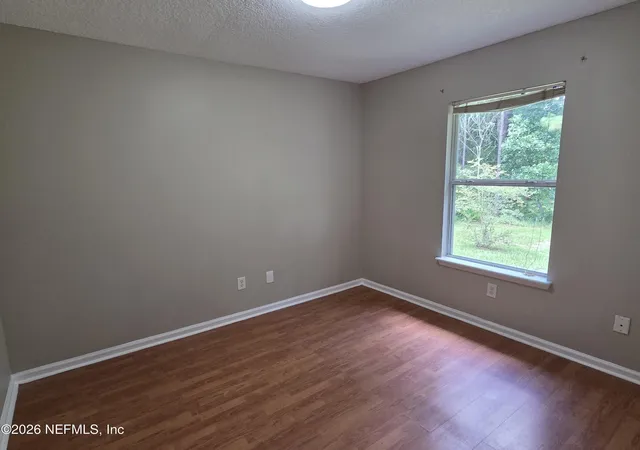 Photo 4 of Single family home for sale at 612 S Vermont Ave, Green Cove Springs, FL 32043 | MLS# 2150000 | Listing updated on 2026-09-28