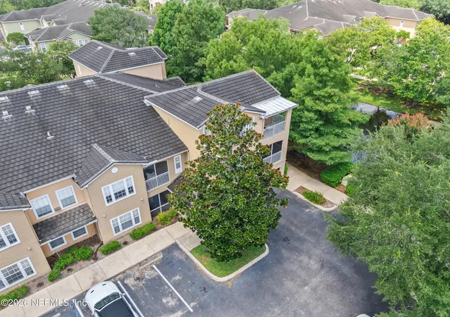 image of 10075 Gate Pkwy N, Jacksonville, FL 32246
