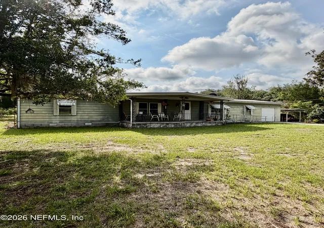 Photo 2 of Sale Pending at 304 Dawn Ave, Interlachen, FL 32148 | MLS# 2152072 | Listing updated on 2026-08-26
