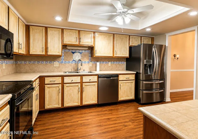 Photo 3 of Sale Pending at 7820 Fawn Brk Cir E, Jacksonville, FL 32256 | MLS# 2152983 | Listing updated on 2026-09-02
