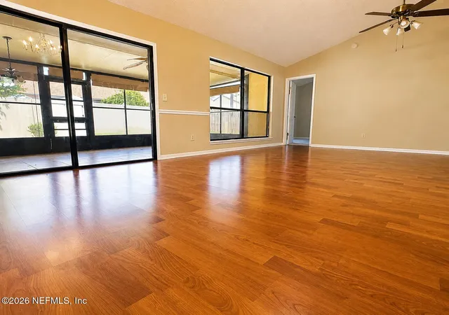 Photo 3 of Sale Pending at 7820 Fawn Brk Cir E, Jacksonville, FL 32256 | MLS# 2152983 | Listing updated on 2026-09-02