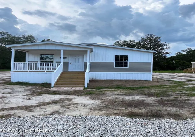 Manufactured home for sale at 27418 W 3rd Avenue, Hilliard, FL 32046 | MLS# 2153182