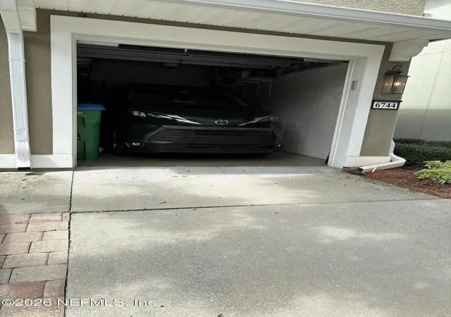 4th image of 6744 White Blossom Cir, Jacksonville, FL 32219