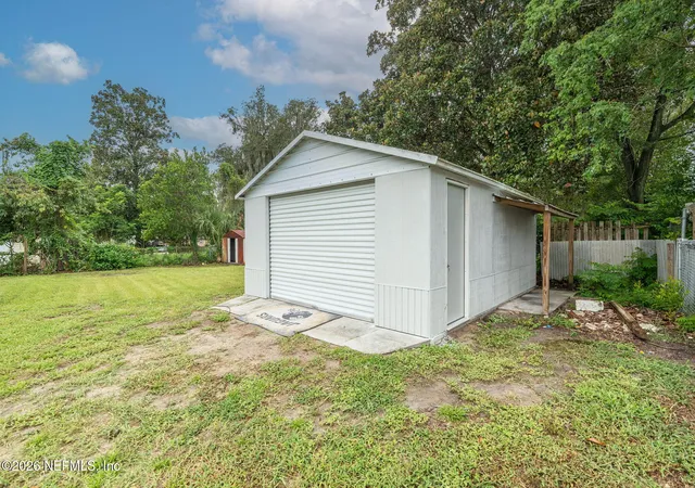 Photo 2 of Single family home for sale at 215 Hilltop Dr, Orange Park, FL 32073 | MLS# 2159763 | Listing updated on 2026-09-11