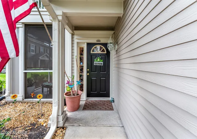 3rd image of 10901 Burnt Mill Rd, Jacksonville, FL 32256