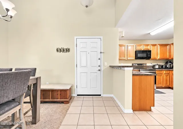 Listing Photo 5 - Condo for sale in building located at 6860 Skaff Ave, Jacksonville, FL 32244 - Unit #2-15