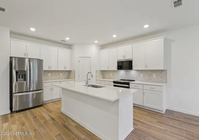 Photo 2 of Sale Pending at 7325 Everett Forest Dr, Jacksonville, FL 32219 | MLS# 2156270 | Listing updated on 2026-08-04
