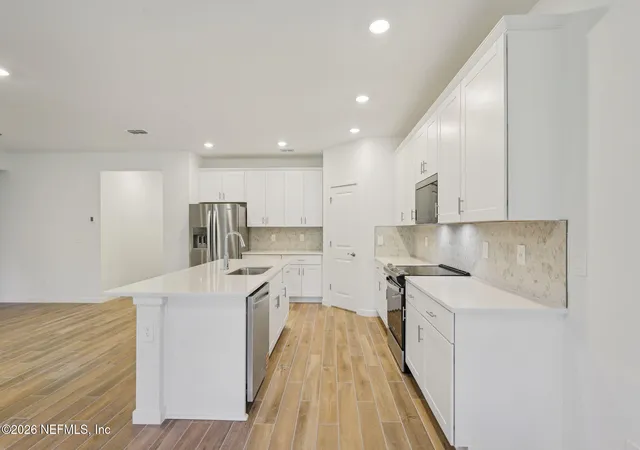 Photo 4 of Sale Pending at 7325 Everett Forest Dr, Jacksonville, FL 32219 | MLS# 2156270 | Listing updated on 2026-08-04