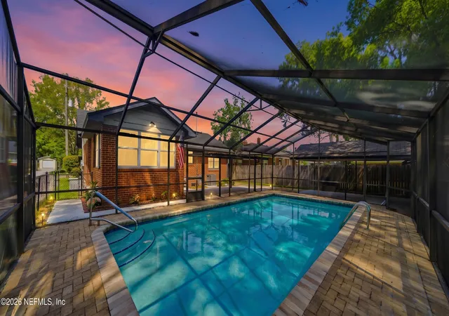 Photo 2 of Sale Pending at 821 Old Hickory Rd, Jacksonville, FL 32207 | MLS# 2157710 | Listing updated on 2026-09-15