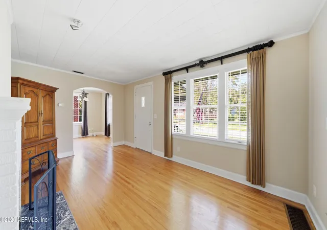 Photo 4 of Sale Pending at 821 Old Hickory Rd, Jacksonville, FL 32207 | MLS# 2157710 | Listing updated on 2026-09-15