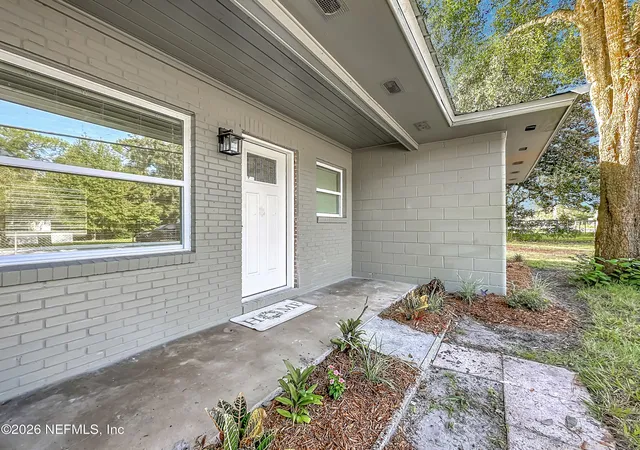 Photo 4 of Single family home for sale at 401 Husson Ave, Palatka, FL 32177 | MLS# 2159699 | Listing updated on 2026-09-22