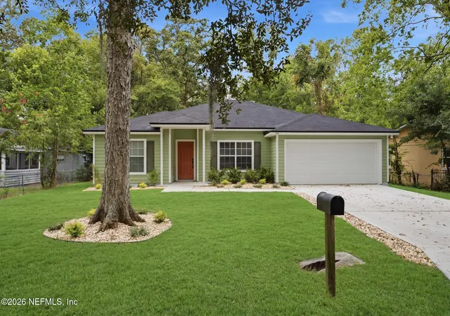 Photo 3 of Single family home for sale at 4030 Hunter Cir, Jacksonville, FL 32207 | MLS# 2155155 | Listing updated on 2026-09-13