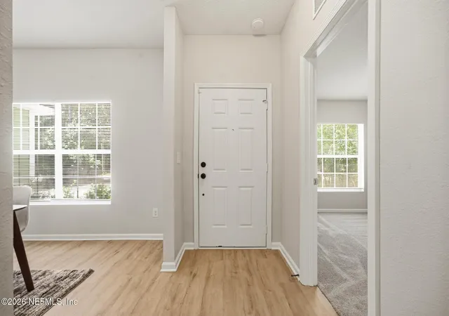 Photo 4 of Single family home for sale at 4030 Hunter Cir, Jacksonville, FL 32207 | MLS# 2155155 | Listing updated on 2026-09-13