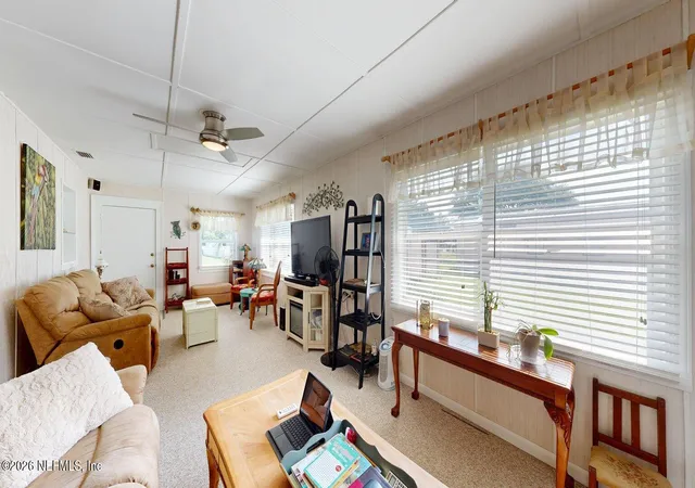 Photo 4 of Manufactured home for sale at 117 Crestbreeze Manor, Crescent City, FL 32112 | MLS# 2155323 | Listing updated on 2026-07-31