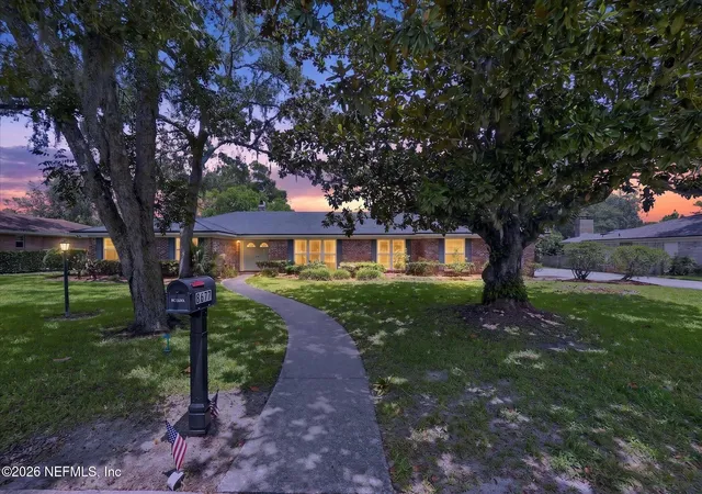 Photo 2 of Single family home for sale at 8677 San Servera Dr W, Jacksonville, FL 32217 | MLS# 2155181 | Listing updated on 2026-09-18