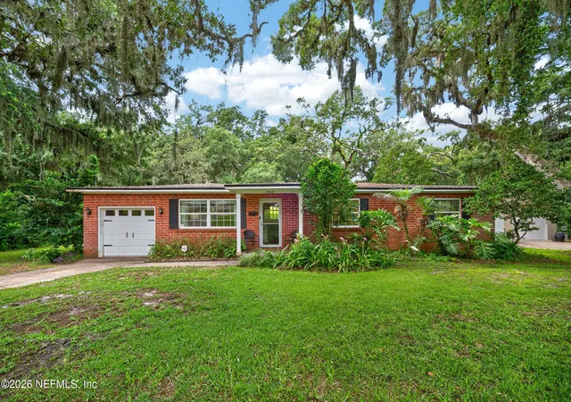 Photo 3 of Sale Pending at 1863 Highland Dr, Fernandina Beach, FL 32034 | MLS# 2155657 | Listing updated on 2026-07-30