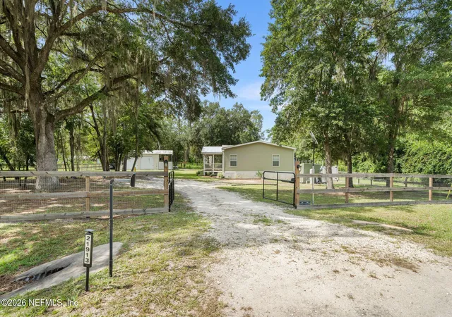 Photo 4 of Manufactured home for sale at 21913 NE 73rd Place, Melrose, FL 32666 | MLS# 2155389 | Listing updated on 2026-08-26