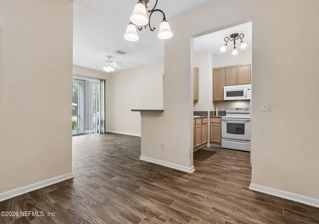5th image of 8601 Bch Blvd, Jacksonville, FL 32216