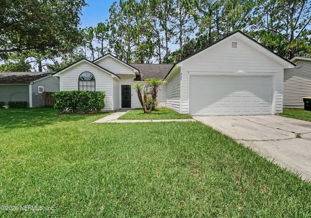 Photo 1 of Sale Pending at 924 Aries Rd W, Jacksonville, FL 32216 | MLS# 2155803 | Listing updated on 2026-09-15