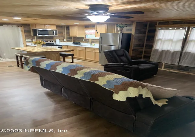 Photo 3 of Manufactured home for sale at 125 Willis Rd, Interlachen, FL 32148 | MLS# 2155444 | Listing updated on 2026-07-15