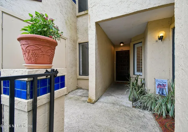 2nd image of 3809 Lavista Cir #210, Jacksonville, FL 32217 | MLS# 2155453