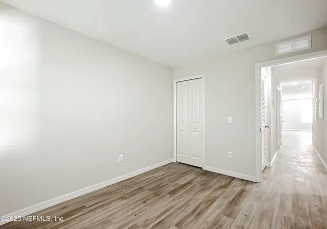 Listing Photo 4 - Condo for sale in building located at 5669 George Ct, Jacksonville, FL 32277 - Unit #101