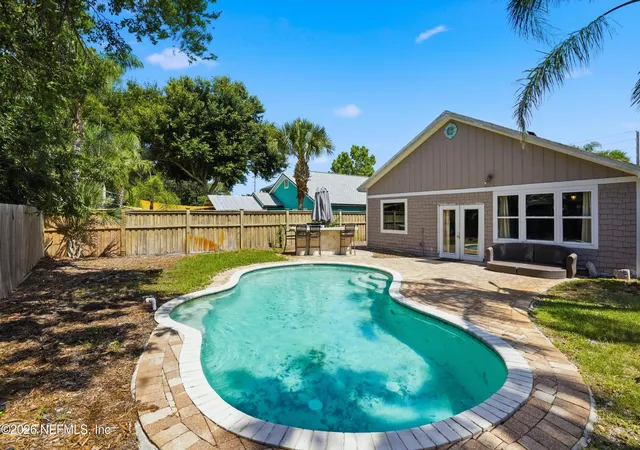 Photo 2 of Single family home for sale at 1043 Seabreeze Ave, Jacksonville Beach, FL 32250 | MLS# 2155686 | Listing updated on 2026-08-28