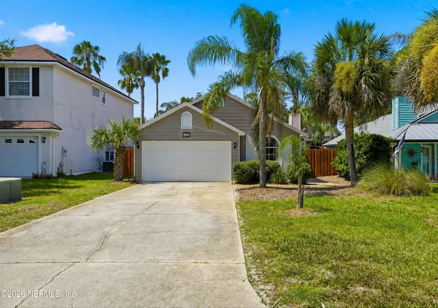 Photo 3 of Single family home for sale at 1043 Seabreeze Ave, Jacksonville Beach, FL 32250 | MLS# 2155686 | Listing updated on 2026-08-28