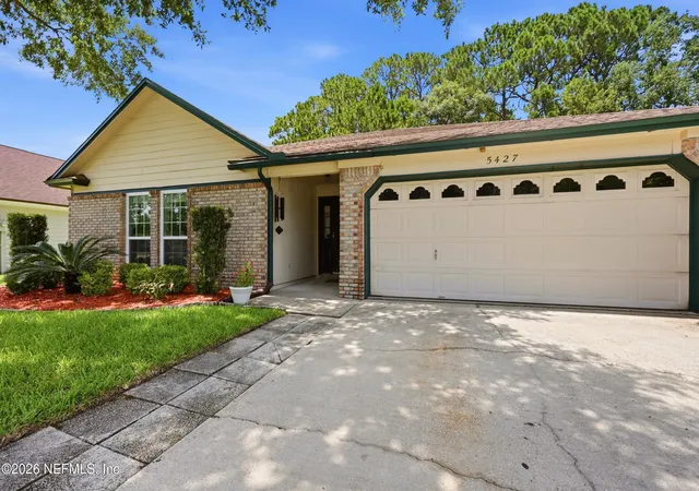 Photo 3 of Single family home for sale at 5427 Blue Pacific Dr, Jacksonville, FL 32257 | MLS# 2155632 | Listing updated on 2026-08-12