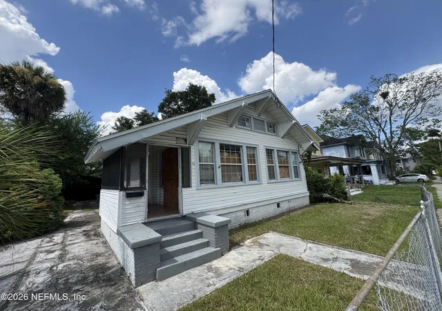 Photo 1 of Sale Pending at 33 E 18th Street, Jacksonville, FL 32206 | MLS# 2156076 | Listing updated on 2026-09-04