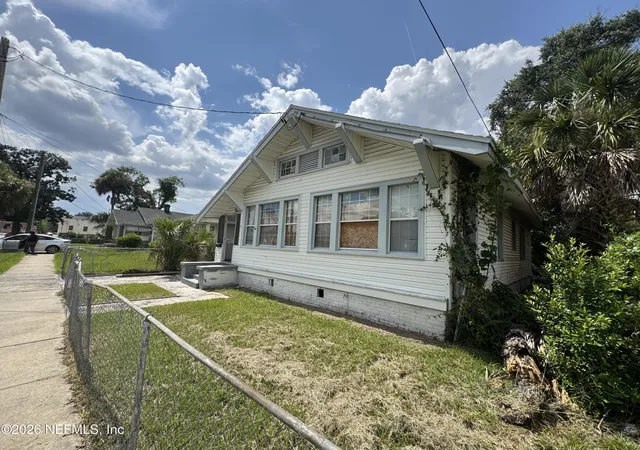 Photo 3 of Sale Pending at 33 E 18th Street, Jacksonville, FL 32206 | MLS# 2156076 | Listing updated on 2026-09-04