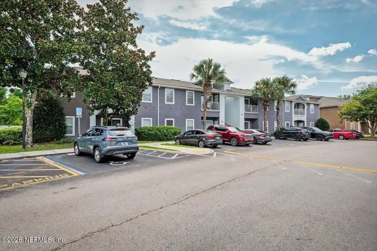 Listing Photo 2 - Condo for sale in 7920 Merrill Rd located at 7920 Merrill Rd, Jacksonville, FL 32277 - Unit #116