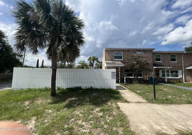 Photo 3 of Townhouse for sale at 2673 Trollie Ln #1, Jacksonville, FL 32211 | MLS# 2155702 | Listing updated on 2026-09-16