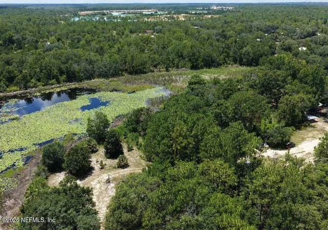 Photo 4 of Sale Pending at 152 Long Branch Trl, Interlachen, FL 32148 | MLS# 2155739 | Listing updated on 2026-10-14
