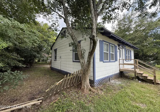 Photo 3 of Single family home for sale at 5332 Commonwealth Ave, Jacksonville, FL 32254 | MLS# 2156015 | Listing updated on 2026-09-15