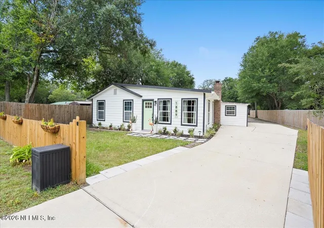 Photo 3 of Sale Pending at 1889 Faye Rd, Jacksonville, FL 32218 | MLS# 2156054 | Listing updated on 2026-09-16