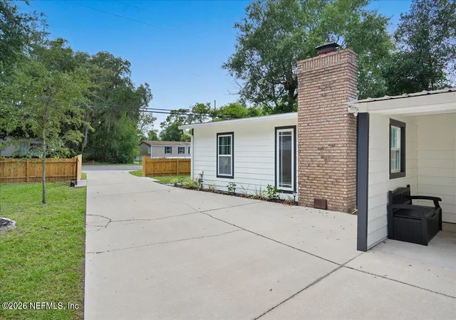 Listing Photo 4 - Condo for sale in building located at 1889 Faye Rd, Jacksonville, FL 32218