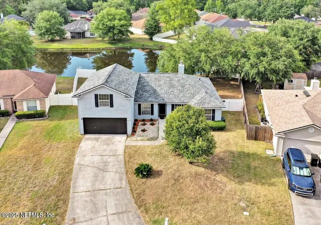 Photo 2 of Single family home for sale at 7885 Steamboat Springs Ct, Jacksonville, FL 32210 | MLS# 2156082 | Listing updated on 2026-07-26