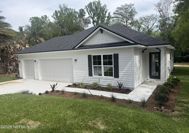 Photo 1 of Sale Pending at 102 Orange Tree Rd, East Palatka, FL 32131 | MLS# 2156646 | Listing updated on 2026-08-18