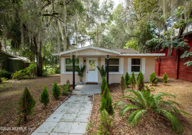 Photo 1 of Single family home for sale at 111 2nd Street, Melrose, FL 32666 | MLS# 2156238 | Listing updated on 2026-07-21