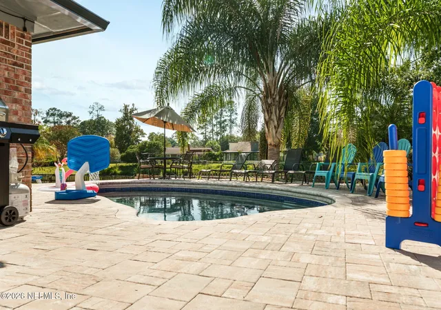 Photo 3 of Sale Pending at 10320 Autumn Valley Rd, Jacksonville, FL 32257 | MLS# 2156230 | Listing updated on 2026-07-24