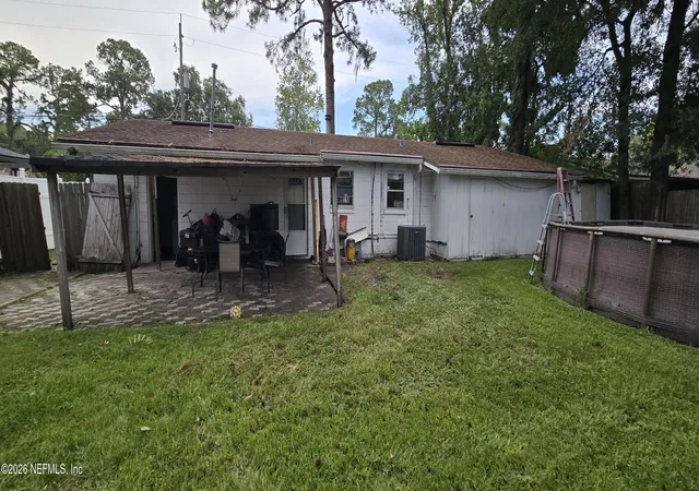 Photo 4 of Sale Pending at 5540 Fargo Dr N, Jacksonville, FL 32207 | MLS# 2156243 | Listing updated on 2026-08-26