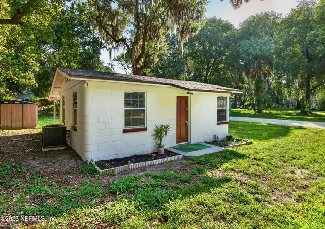 Photo 2 of Single family home for sale at 4951 Halls Dr, Jacksonville, FL 32207 | MLS# 2156256 | Listing updated on 2026-08-01