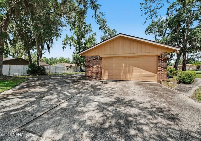 Photo 3 of Single family home for sale at 1030 Montego Bay Dr S, Jacksonville, FL 32218 | MLS# 2157413 | Listing updated on 2026-09-15