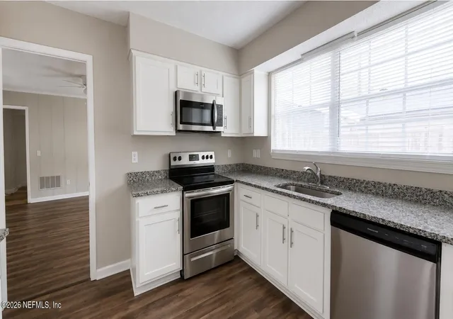 Photo 3 of Single family home for sale at 597 Pembridge Ct, Orange Park, FL 32073 | MLS# 2156296 | Listing updated on 2026-07-21