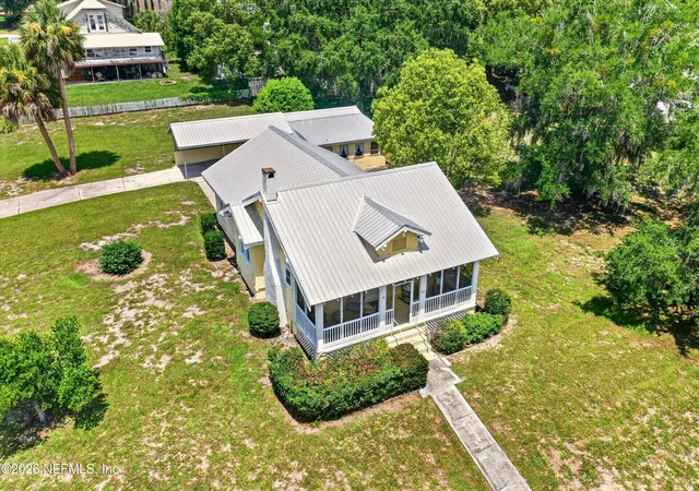 5th image of 101 N Lake St, Crescent City, FL 32112 | MLS# 2156334