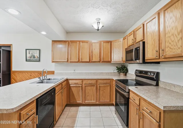 Photo 4 of Single family home for sale at 6258 Spring Forest Cir, Jacksonville, FL 32216 | MLS# 2156452 | Listing updated on 2026-08-25