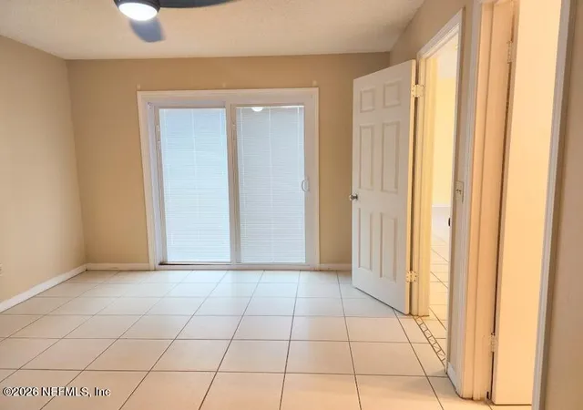 Listing Photo 4 - Condo for sale in building located at 1004 Defender Ct W, Jacksonville, FL 32233 - Unit #1004