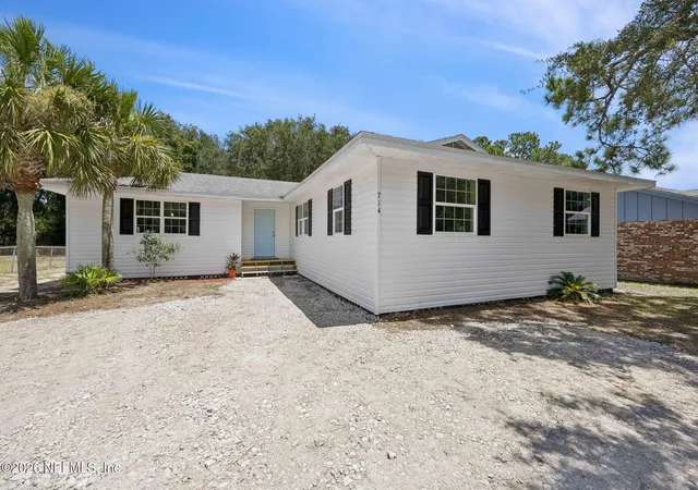 Photo 1 of Single family home for sale at 714 S 14th Street, Fernandina Beach, FL 32034 | MLS# 2156445 | Listing updated on 2026-09-08