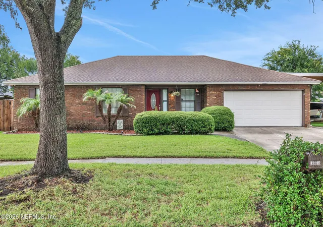 Photo 1 of Sale Pending at 10927 Great Southern Dr, Jacksonville, FL 32257 | MLS# 2156412 | Listing updated on 2026-08-24